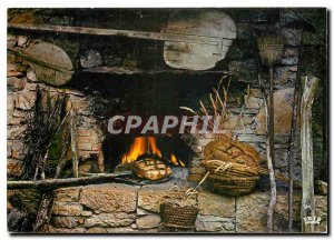 Modern Postcard Scene of the Earth the bread oven