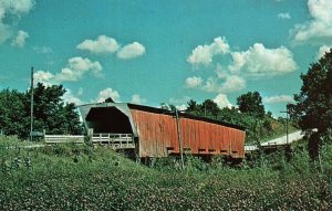 VINTAGE POSTCARD HOLIWELL COVERED BRIDGE MADISON COUNTY IOWA