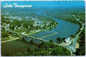 Postcard - Lake Taneycomo - Missouri