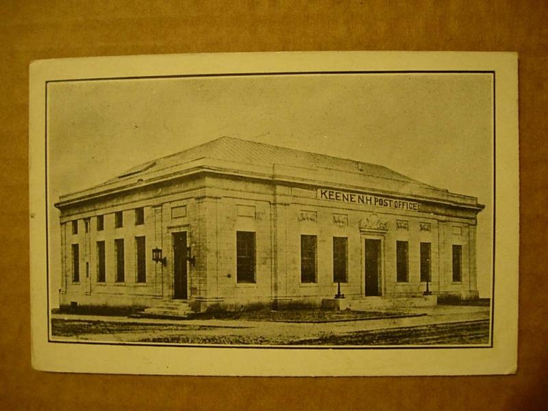 pre-1920 postcard Keene NH Post Office black&white z0373