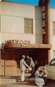 LAKEWOOD HOTEL Dallas, Texas Gaston Avenue Roadside c1950s Vintage Postcard