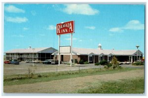c1950 Welcome To Ramada Inn Hotel Restaurant Classic Cars Colby Kansas Postcard