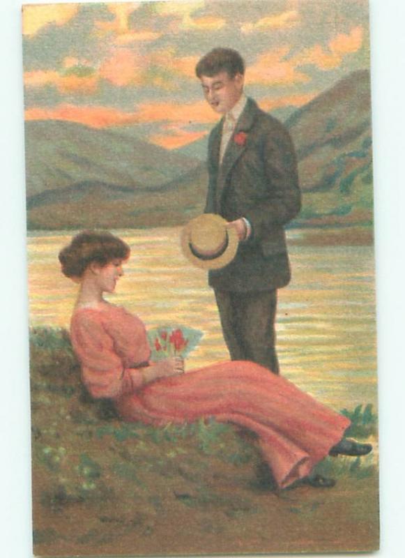 Divided-Back ROMANTIC COUPLE Great Postcard AA7625