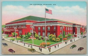 Milwaukee Wisconsin~The Auditorium~Flag Pole~Vintage Cars~c1940~Postcard