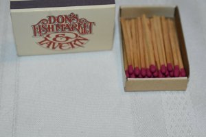 Don's Fishmarket & Tavern Skokie Illinois Matchbox