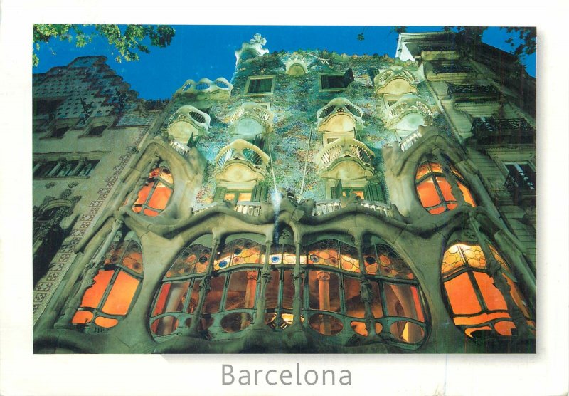 Carte postale SPAIN butterfly stamp franking Barcelona Antonio Gaudi building