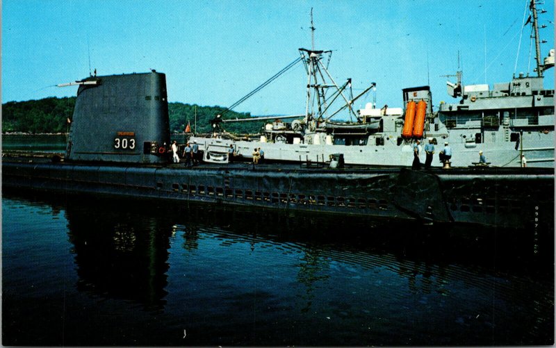 Vtg The USS Sablefish SS-303 Naval Submarine Base New London Groton CT Postcard