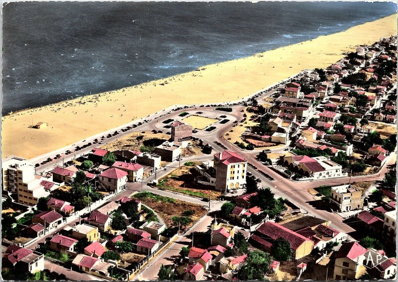 VINTAGE CONTINENTAL SIZE POSTCARD CANET PLAGE AERIAL VIEW OF THE BEACH FRANCE