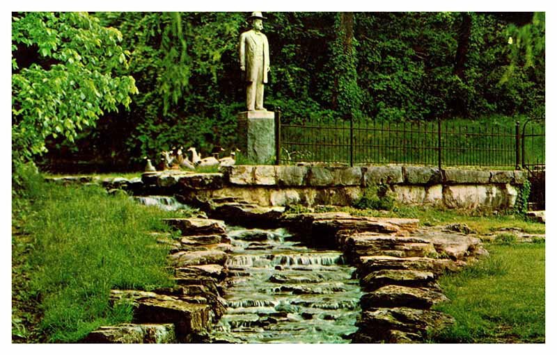 Postcard MONUMENT SCENE Lynchburg Tennessee TN AQ3537