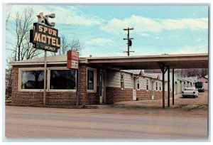 1973 Spur Motel Exterior Building Hotel West Side Town Gillette Wyoming Postcard