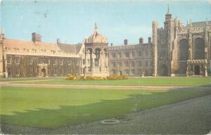 uk7758 great court of trinity college cambridge uk