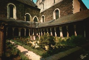 Postcard Angers Boulevard Arago Le Cloitre Et Le Jardin Du Musee St-Jean France