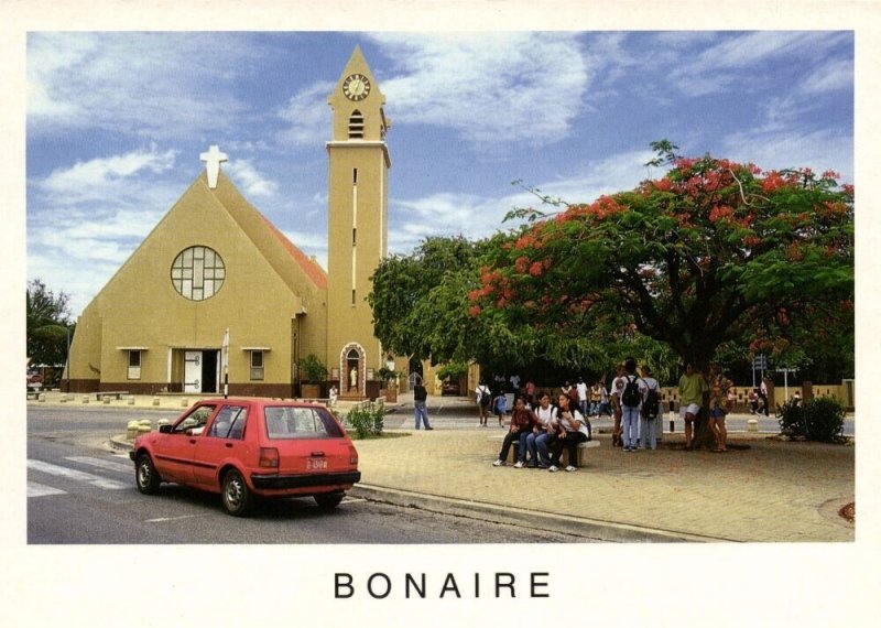 bonaire, N.A., KRALENDIJK, Plasa Reina Juliana, Church San Bernardo, Car (1999)