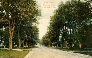 CT - Litchfield.  South Street looking North