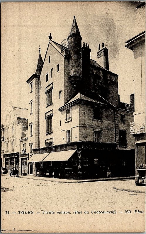 c1915 TOURS VIEILLE MAISON (RUE DU CHATEAUNEUF) FRENCH POSTCARD 14-149 