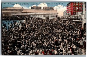 Crowds at Alamac Pier, Atlantic City NJ c1917 Vintage Postcard Q29