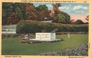 Vintage Postcard Franklin Delano Roosevelt's Grave On Estate At Hyde Park NY