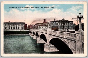 Des Moines Iowa 1920s postcard Walnut Street Bridge Post Office trolley car