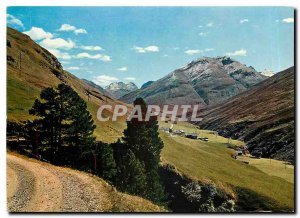 Modern Postcard Das Aversertal gegen die Forcellina