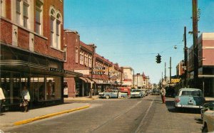 Postcard Mississippi Biloxi Howard Avenue Deep South Specializes autos 23-8467