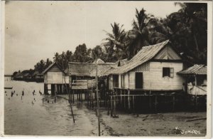 PC SINGAPORE, JOHORE, BEACH HOUSE, Vintage REAL PHOTO Postcard (B42277)