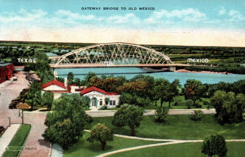 Texas - International Bridges connect the U.S. to Mexico - in 1945