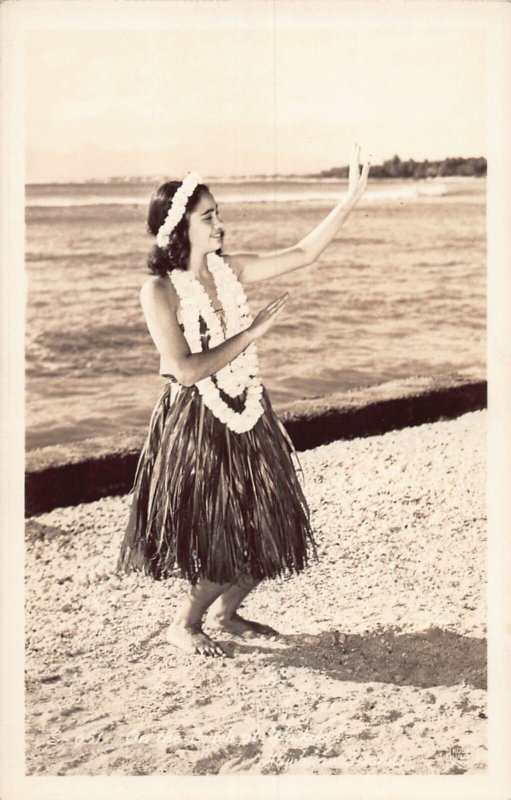 J76/ Hawaii RPPC Postcard c1940s Native Hawaiian Hula Girls 26