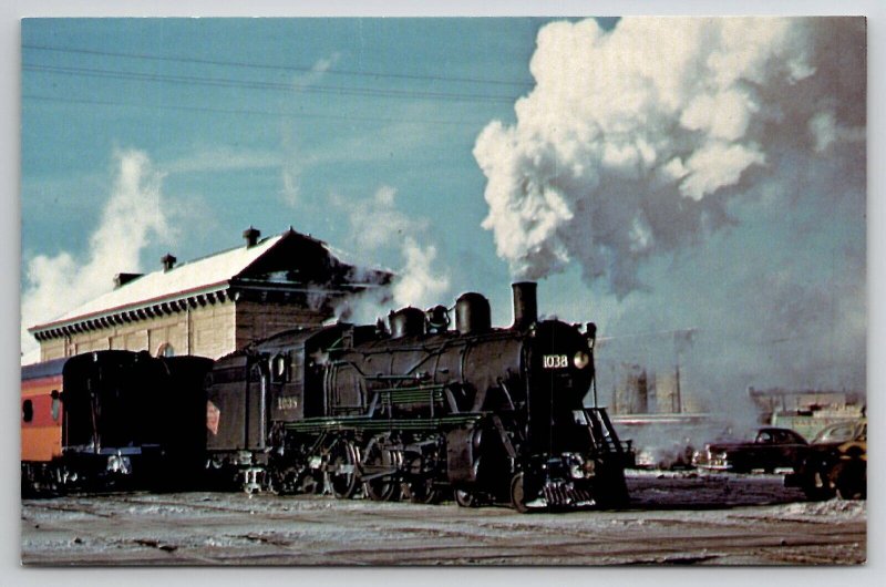 Train Madison WI Milwaukee Road Ten Wheeler No. 1038 Postcard J27