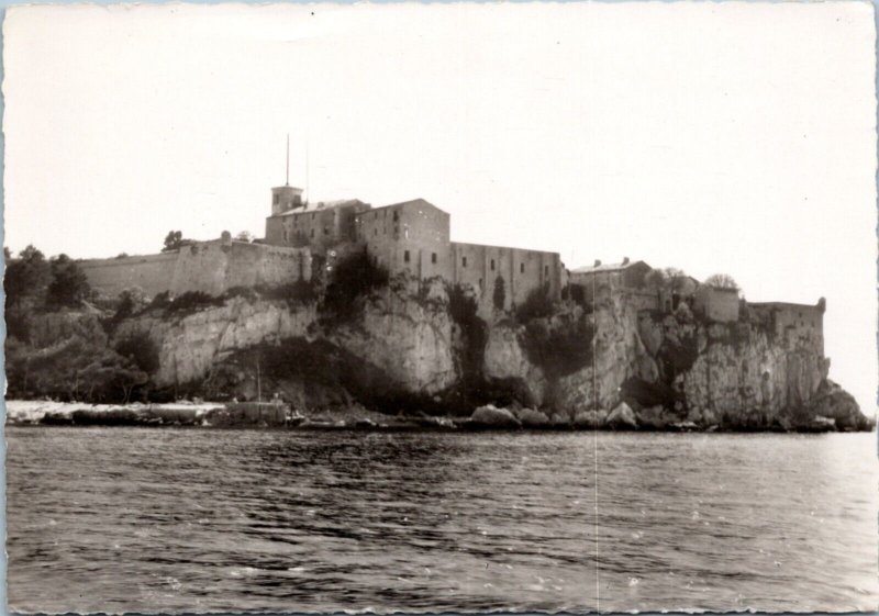 Postcard France Cannes - Auberge de la Jeunesse Ile Ste. Maguerite