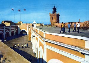 VINTAGE POSTCARD CONTINENTAL SIZE EL MORRO FORTRESS SAN JUAN PUERTO RICO