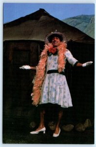 M*A*S*H TV Show JAIME FARR Klinger Drag Feather Boa 1982 ~ 4x6 MASH Postcard