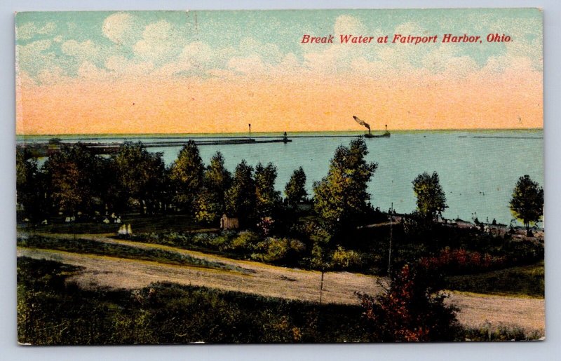 J91/ Fairport Harbor Ohio Postcard c1910 Break Water Lighthouse Lake Erie  237