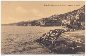 naples , Italy , 00-10s ; Scogliera di Posillipo e palazzo D. Anna