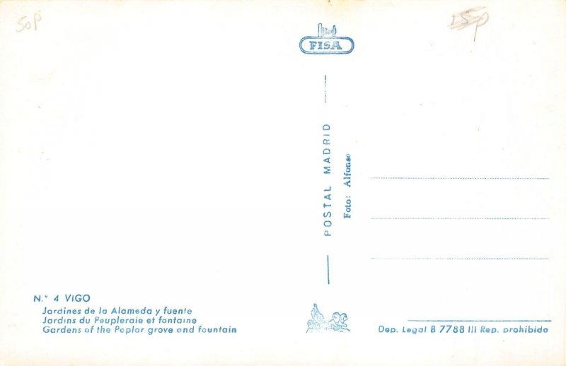 B067 Spain Vigo Gardens of the Poplar grove and fountain RPPC vintage postcard