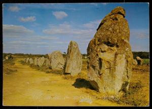 CARNAC - Menhirs de Kermario - Kerlescan