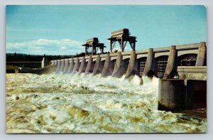 Columbia River, Bonneville Dam Near Oregon & Washington Vintage Postcard 0804