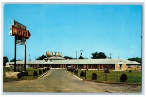 Bristol Pennsylvania Postcard Del-Val Motel Exterior View Building c1960 Vintage