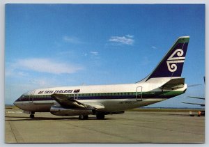 Airplane Postcard Air New Zealand Cameleon Airlines Airways Boeing 737-219C GA12