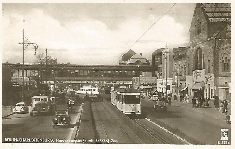 BERLIN-CHARLOTTENBURG, HardenbergstraBe mit Bahnhof Zoo