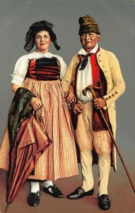 KANTON ZURICH ZWITZERLAND~BAUERNPAAR aus dem WEHNTAL.~ETHNIC COSTUMES POSTCARD