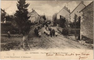 CPA SAINT-GERVAIS-d'AUVERGNE Une Procession (1254042)