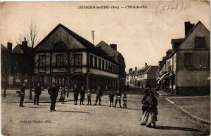 CPA CREVECOEUR-le-GRAND - L'Hotel de Ville (423805)