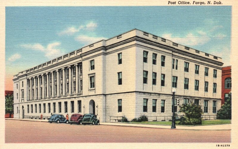 Vintage Postcard Post Office Building Fargo North Dakota Independent News Pub.