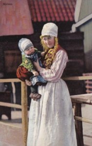 Netherlands Marken Beautiful Girl With Child In Traditional Dress