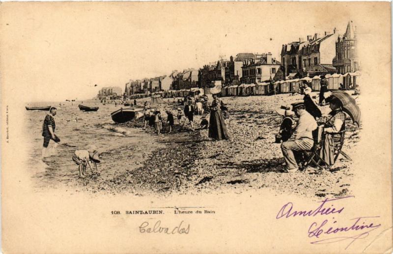 CPA St-AUBIN-sur-MER - Digue et Villas de Rive-Plage (475798)