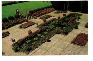 Italian Gardens, Butchart Gardens, Victoria, British Columbia, Flower Cross