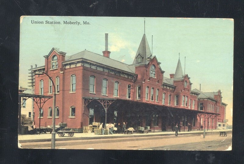 MOBERLY MISSOURI UNION RAILROAD DEPOT TRAIN STATION VINTAGE POSTCARD 1913