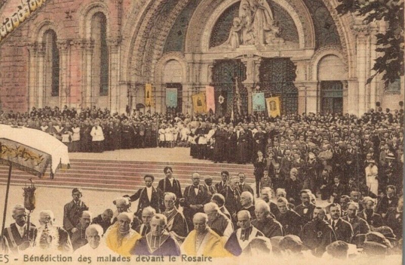 France Lourdes Benediction des Malades Devant Le Rosaire Vintage Postcard 07.71