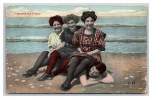 Romance Comic Bathing Beauties Captured But Happy UNP DB Postcard U3