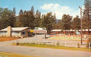 Lakehead California courtyard view Lake Villa Motel vintage pc ZA440484